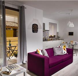 3 bedroom villa with jacuzzi, Castellammare del Golfo, sleeps 4-6